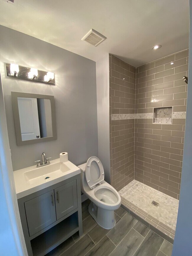 Private bathroom - 2315 3rd St NE