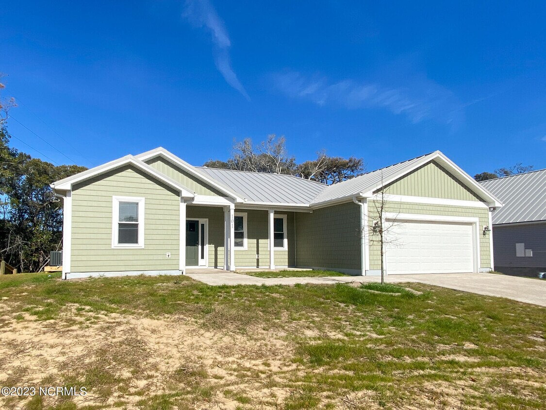 101 Evergreen Ln, Pine Knoll Shores, NC 28512 House for Rent in Pine