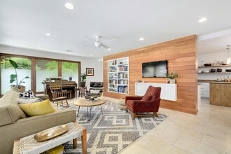 Building Photo - 1812 Dywer Ave