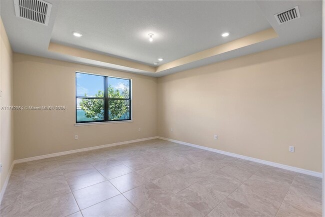 Building Photo - 4480 Gramercy Dr