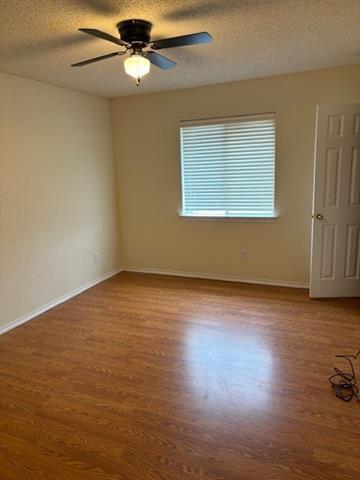 Building Photo - 1403 Lakeshore Dr
