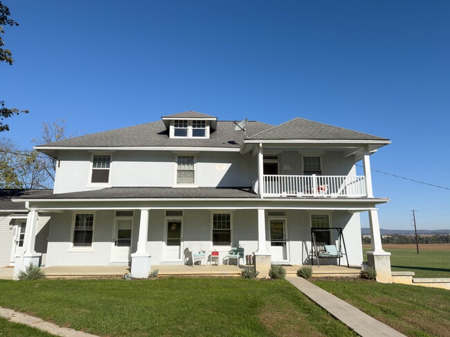 Building Photo - 490 Sumac Rd