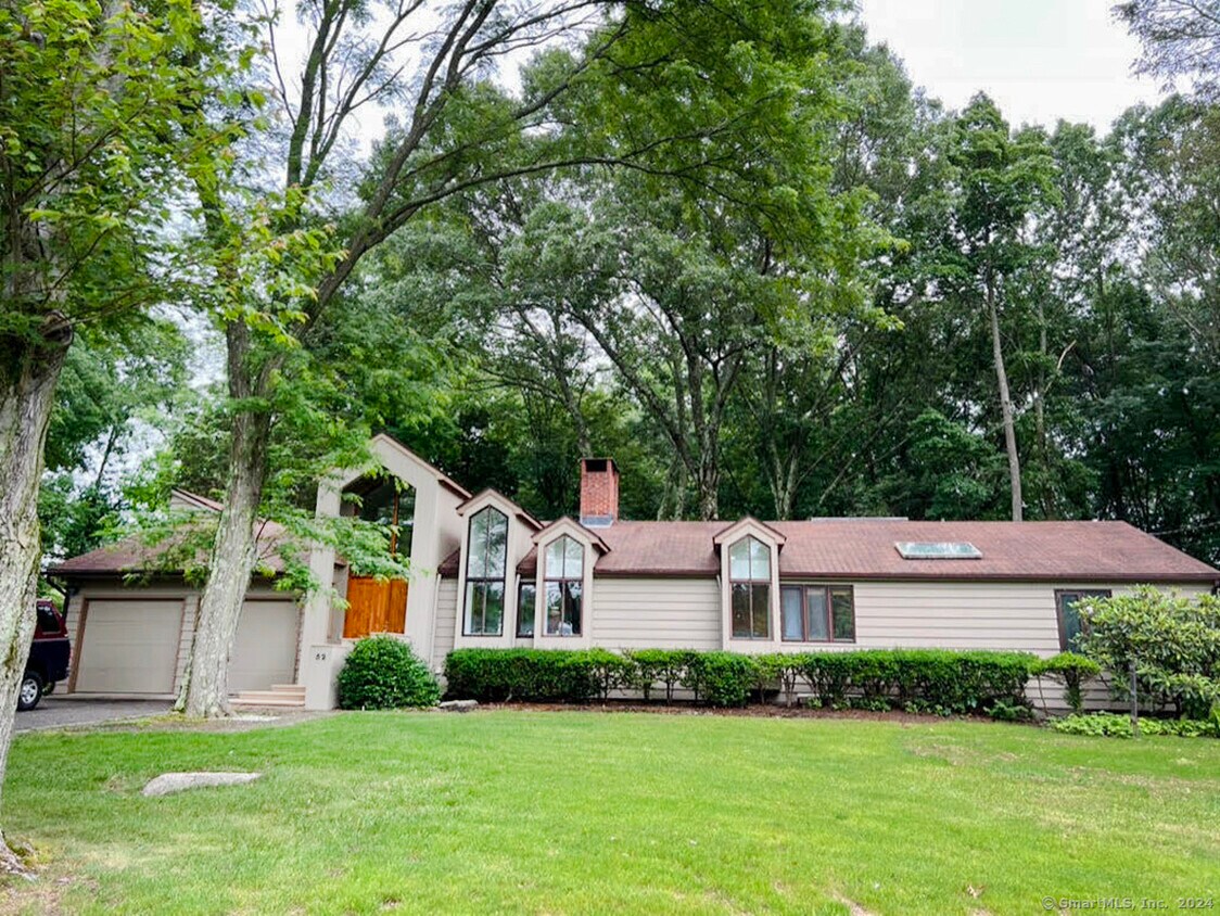 Primary Photo - 52 Wellington Dr