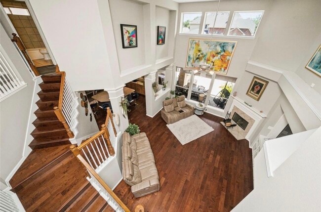 Foto del edificio - 5923 Dillon Creek Ln