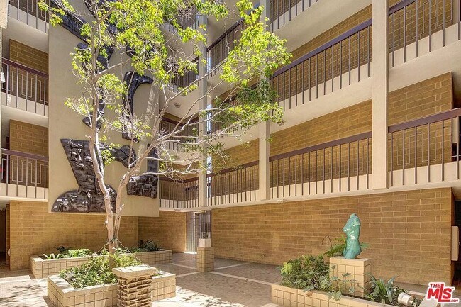 Foto del edificio - 1300 Midvale Ave