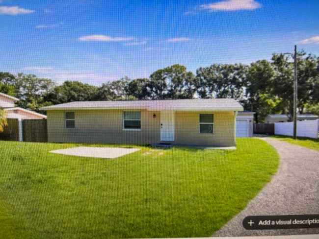 Building Photo - 10013 Oslin St
