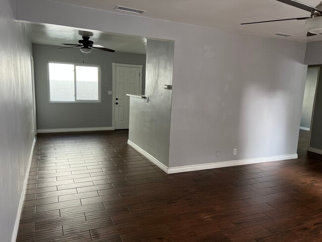 Building Photo - 13814 Edwards St