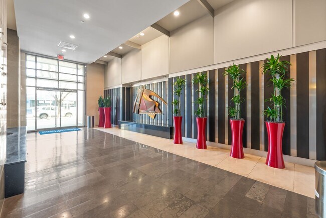 Building Photo - 25th Floor Condo in the heart of Uptown!!