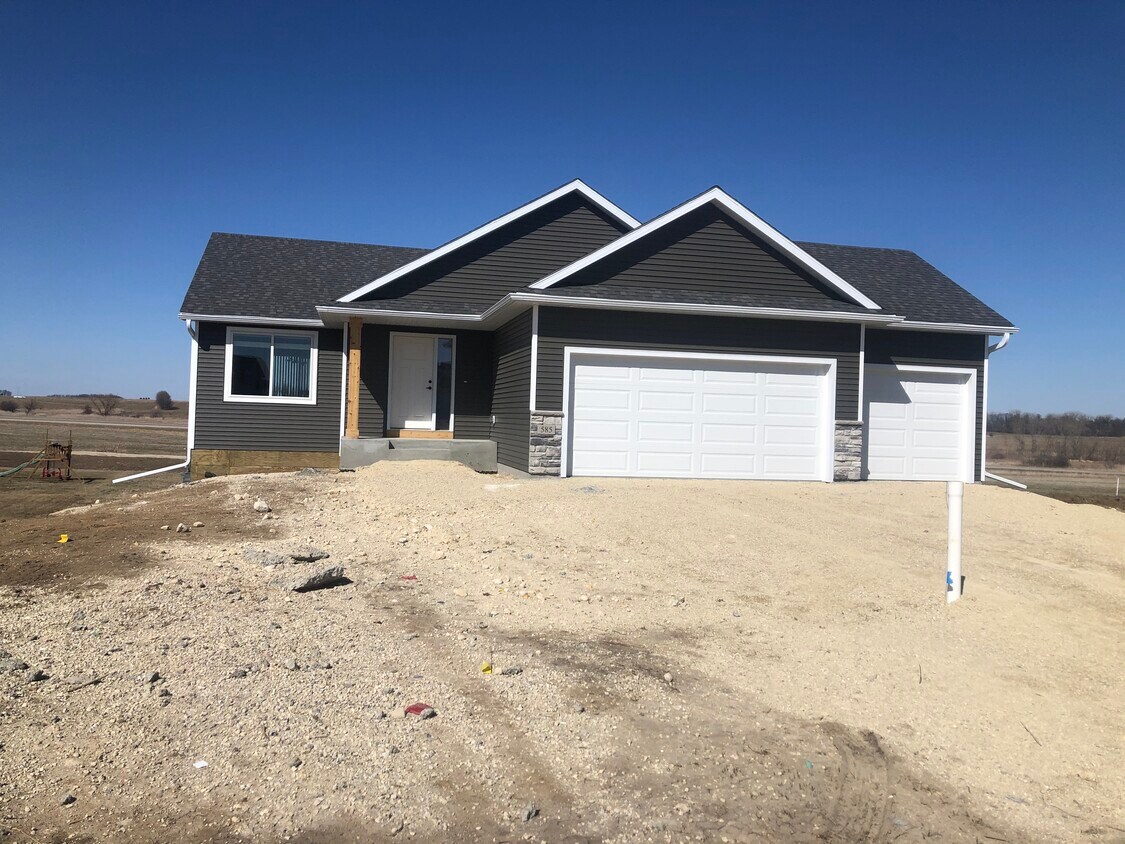 501 10th St NE, Kasson, MN 55944 House Rental in Kasson, MN