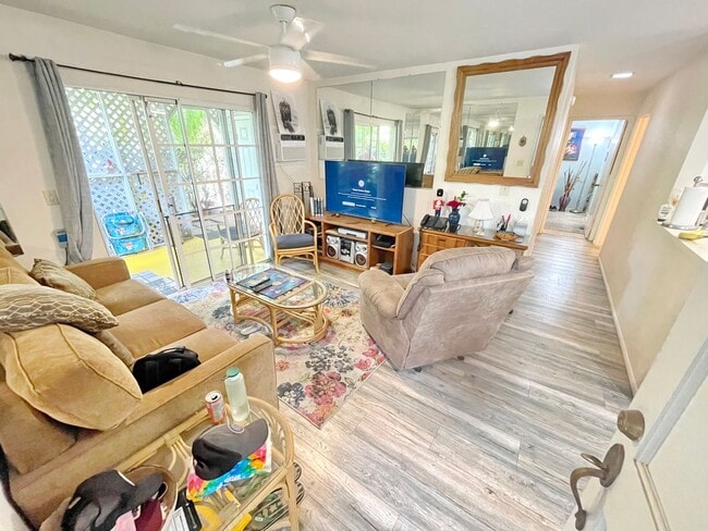 Foto del edificio - Charming 1BR, 1.5BA Ground Floor Condo – Mostly Furnished & Move-In Ready! Seasonal Rental Availa...