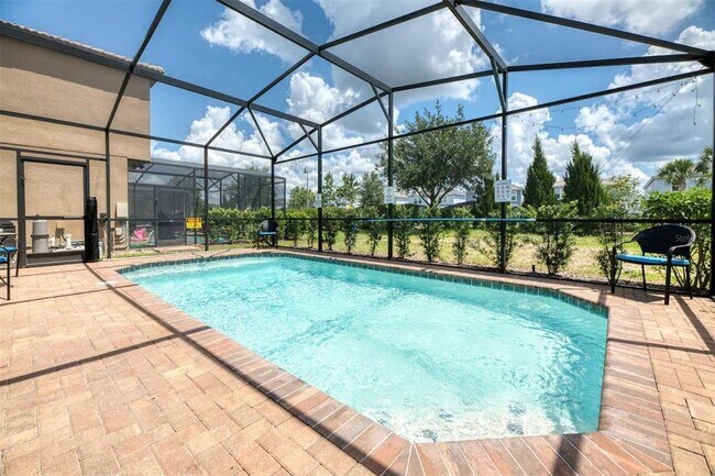 Foto del edificio - 5533 Misty Oak Cir
