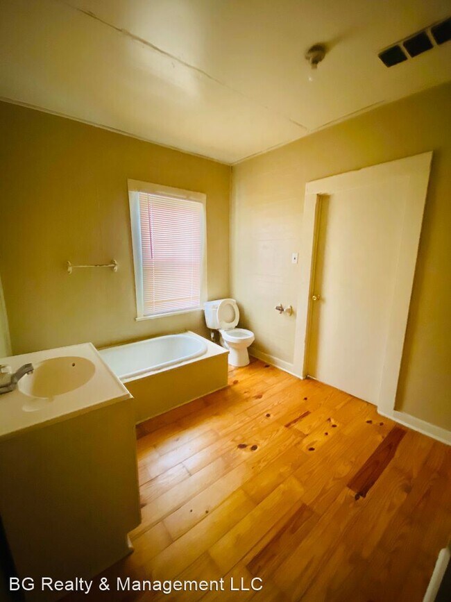Building Photo - 2 br, 1 bath House - 501 American Legion Dr