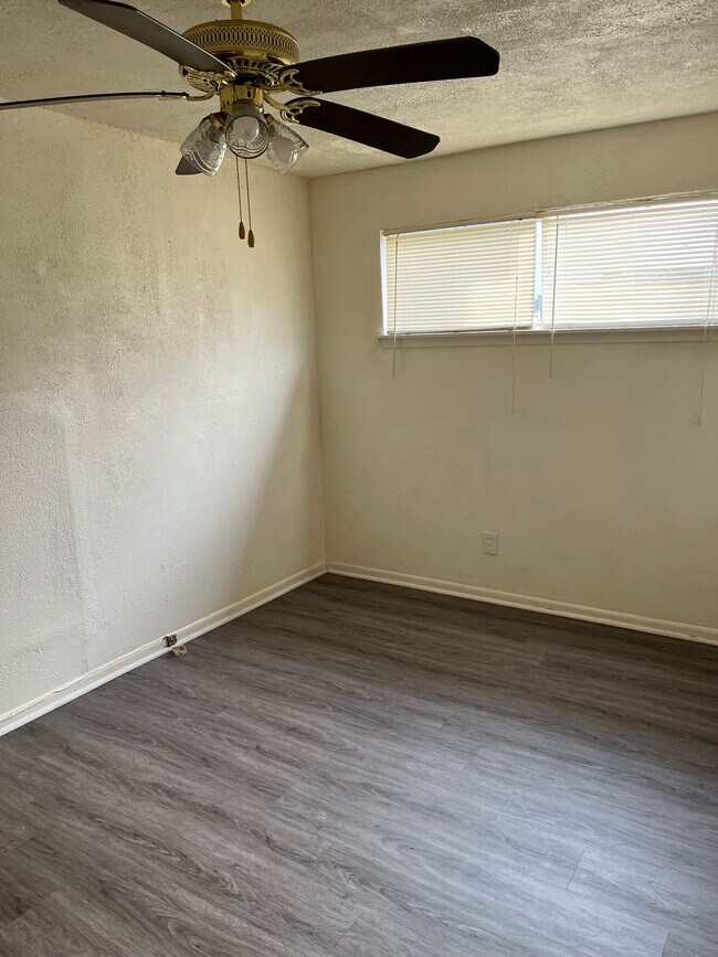BEDROOM - 2716 Berry St