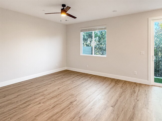 Foto del edificio - 5611 Mobeetie Lp