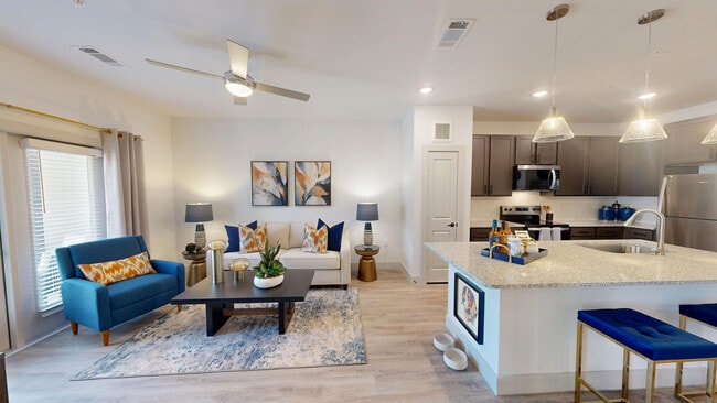 Building Photo - The Heyward