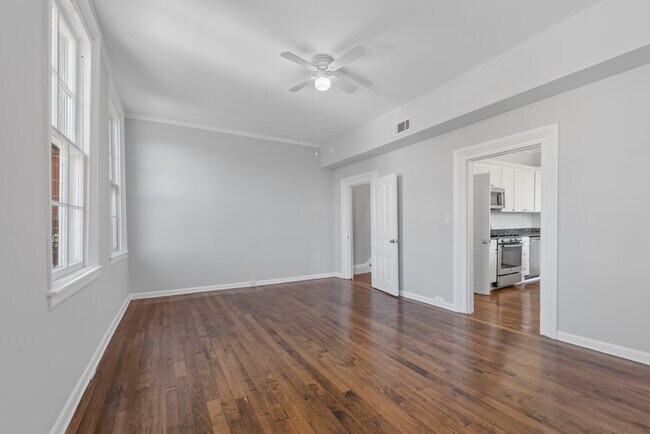 Foto del edificio - 239 W Lafayette Ave