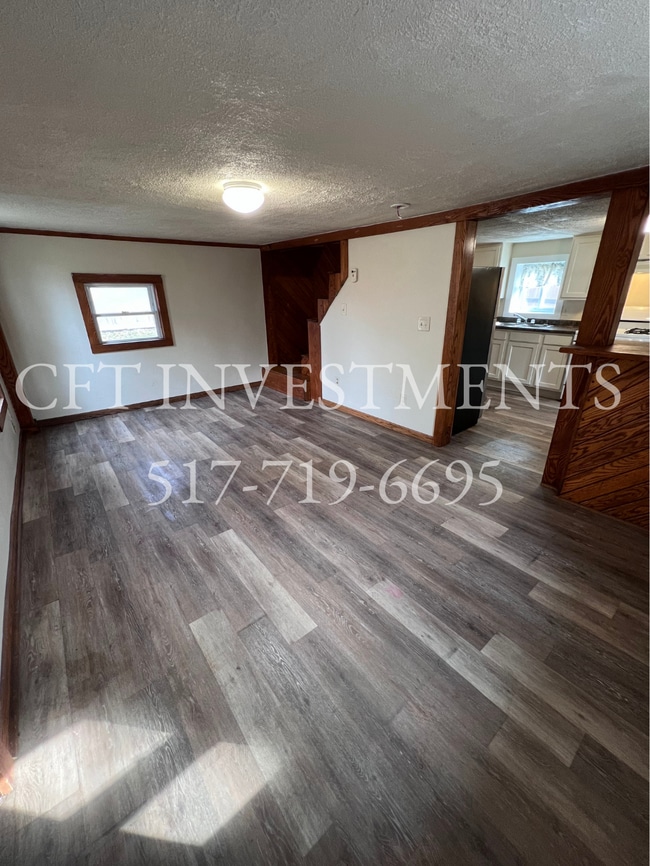 Building Photo - 233 Vanlieu St