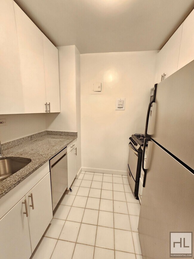 Foto del edificio - 15th Floor Studio Apartment Near Union Squ...