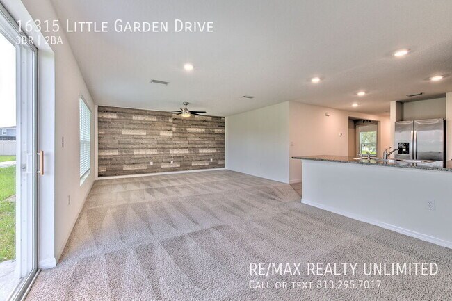 Building Photo - 16315 Little Garden Dr