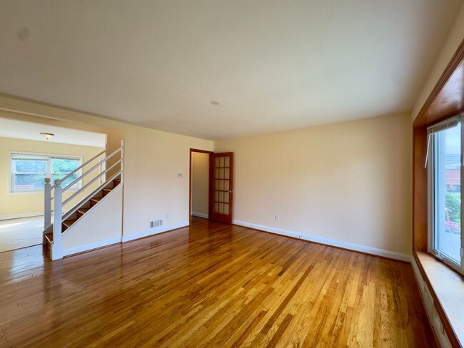 Building Photo - 1243 S Grantley St