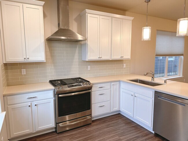 Foto del edificio - 4 mo lease takeover on a 3bdrm/2.5 bath co...