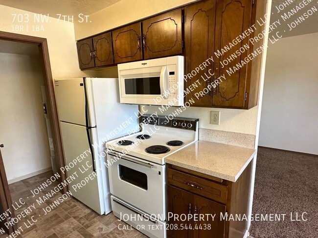 Building Photo - Meridian's Broadway Manor Apartment no ava...