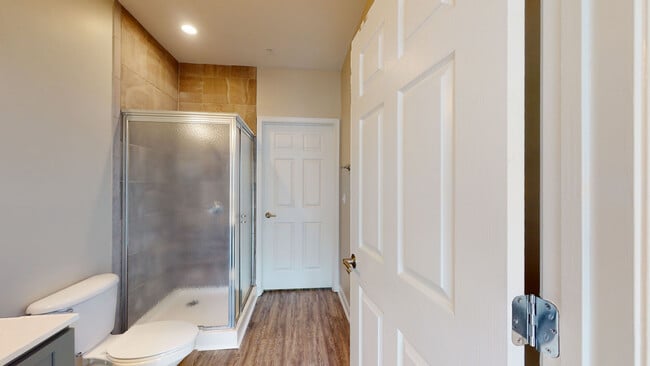 Interior Photo - 20 Lambourne