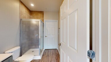 Interior Photo - 20 Lambourne