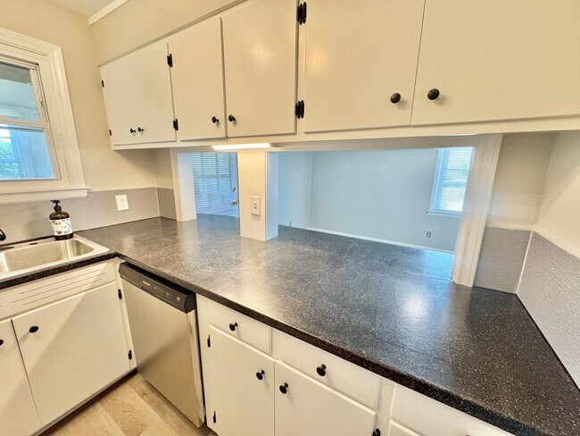 Foto del edificio - 224 28th Ave Pl NE