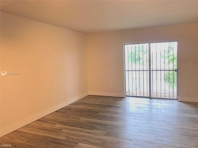 Foto del edificio - 2 br, 1.5 bath Condo - 270 NW 107th Ave 203