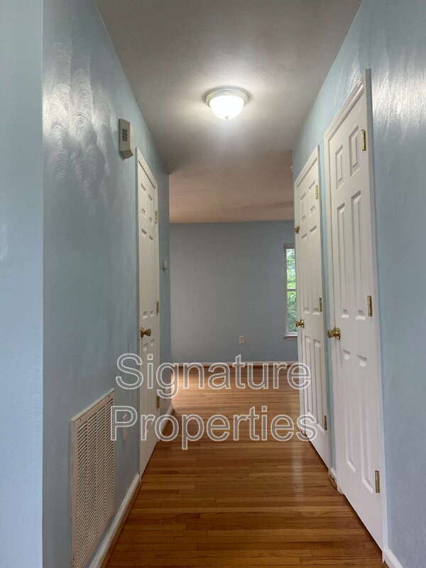 Building Photo - 4812 Nelms Ln NE