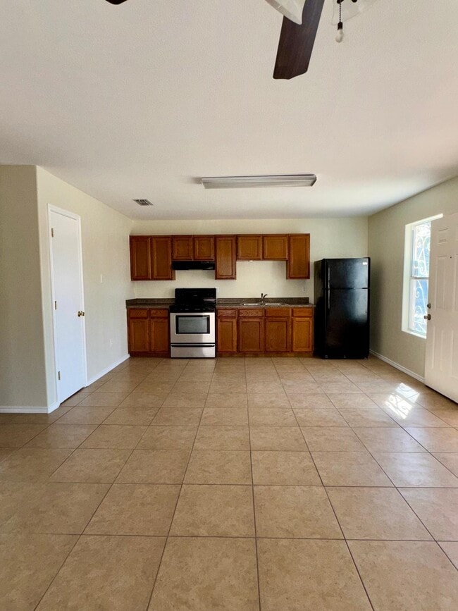 Building Photo - 3807 Katiana Dr