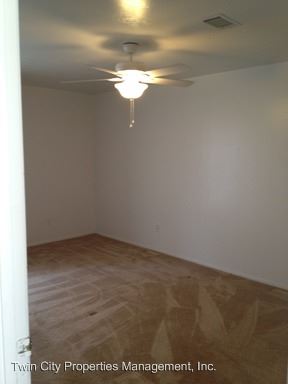 Building Photo - 2602 Pecan Knoll St