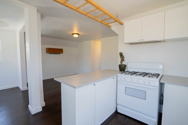 Cocina/Sala de estar - 158 N Avenue 25