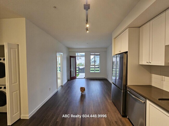 Photo du bâtiment - 15738-15785 85 Ave