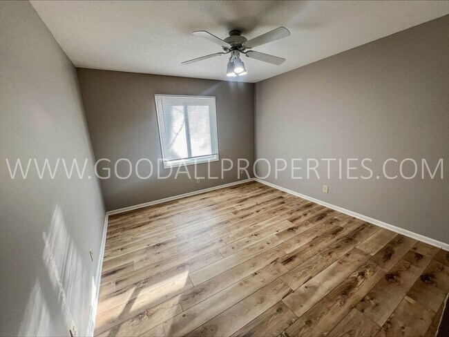 Foto del edificio - Spring Special! Great Deal on This Two-Bedroom Townhome in Ankeny!