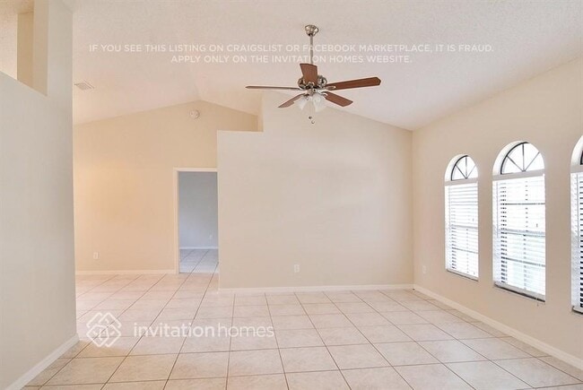 Building Photo - 1649 SE Lorraine St