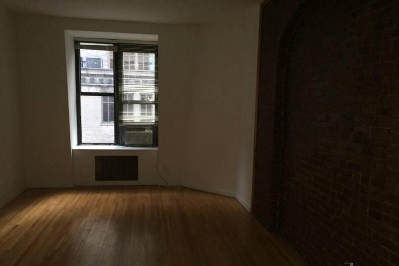 Foto principal - 117 W 58th St