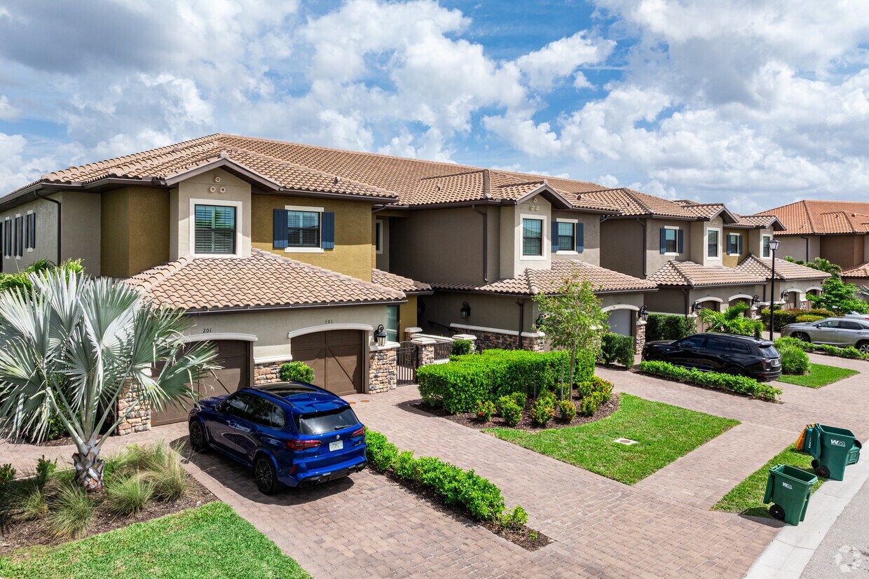 Foto del edificio - Coach Homes on Montelanico