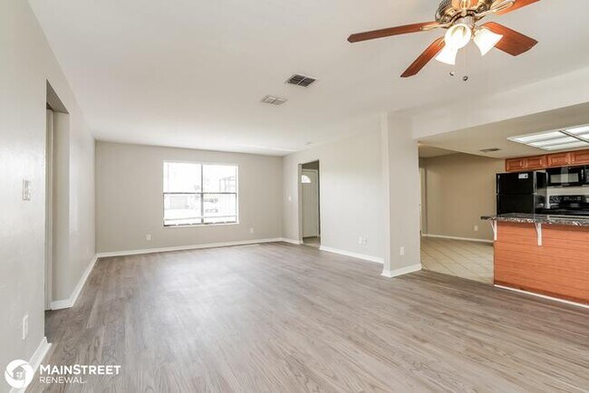 Building Photo - 9185 Pomelo Rd E