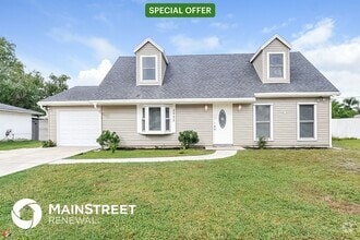 Building Photo - 2552 Bucida Dr