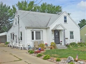Building Photo - 1502 S Chestnut Ave