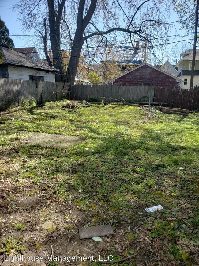 Foto del edificio - 4 br, 1.5 bath House - 48 Quincy St.