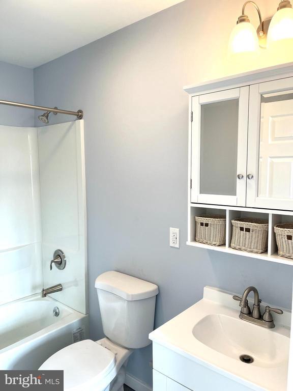Building Photo - 434 Pencader Ln