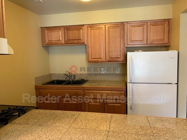 Building Photo - 5676 Meadow Ln