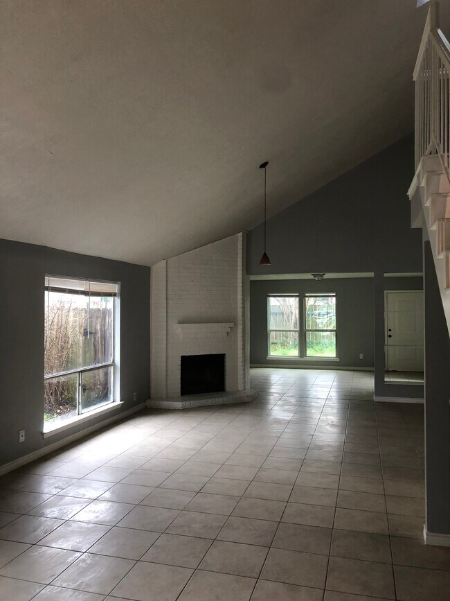Foto del edificio - 10719 Spring Harvest Dr