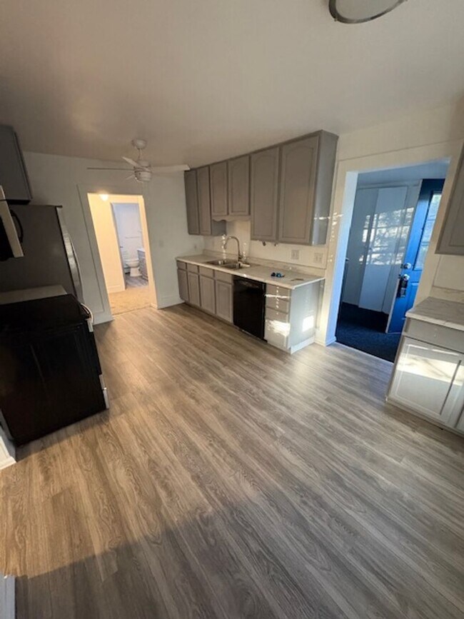 Building Photo - 1904 Glenn St