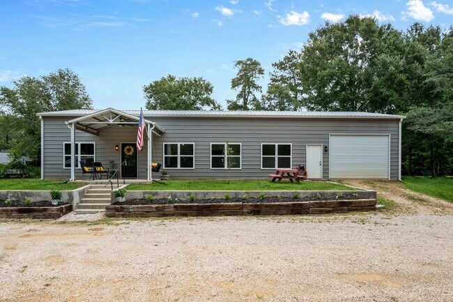 Building Photo - 376 Jill St
