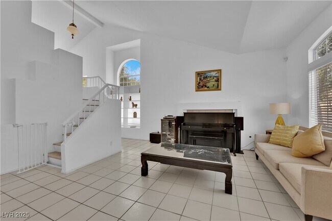 Foto del edificio - 2128 Desert Pines St