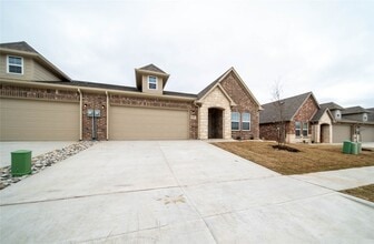 Building Photo - 8511 Christie Ln